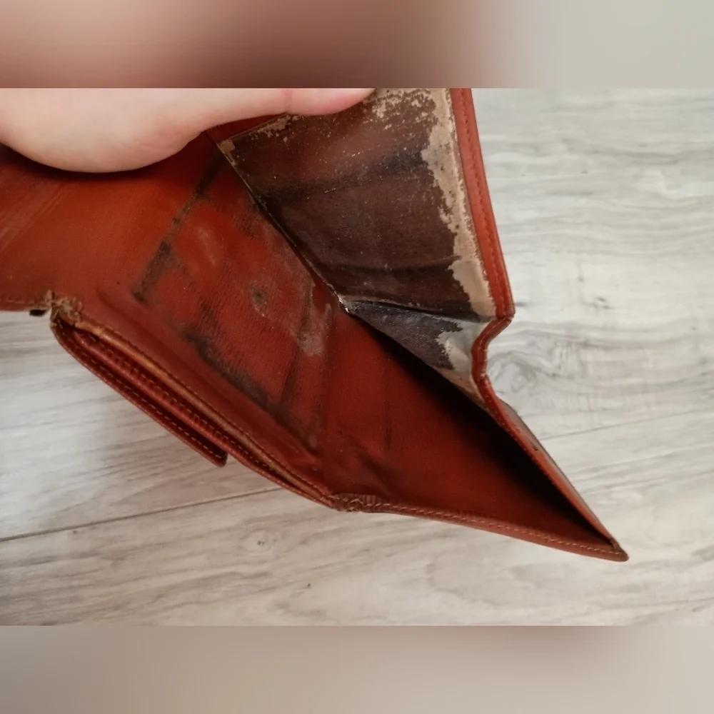 Authentic Louis Vuitton Men's Brown Orange Epi Leather Trifold Compact Wallet